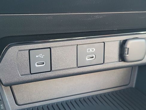 New 2026 Toyota Prius Plug-In Hybrid image 32