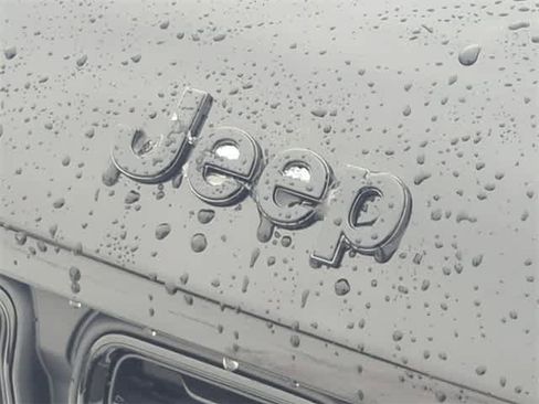 New 2025 Jeep Grand Cherokee Limited image 12