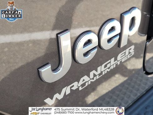 Used 2022 Jeep Wrangler Unlimited Sahara w/ Cold Weather Group AWD/4WD image 33