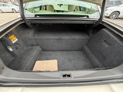 Used 2006 Lincoln Town Car Signature image 13