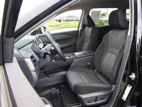 Used 2025 Nissan Rogue SV image 8