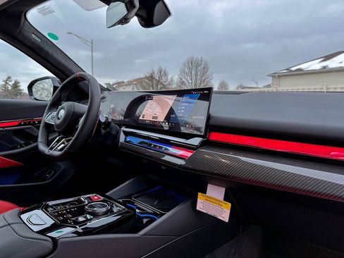 New 2026 BMW M5 Touring w/ Executive Package image 28