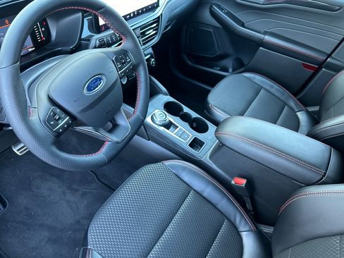 Used 2024 Ford Escape ST-Line Select w/ Tech Pack #1 image 11