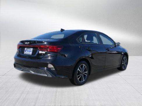 Used 2024 Kia Forte LXS image 3