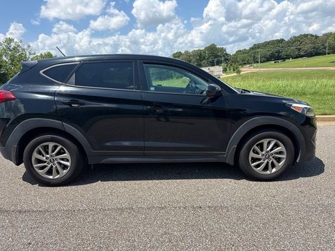 Used 2018 Hyundai Tucson SE FWD image 4