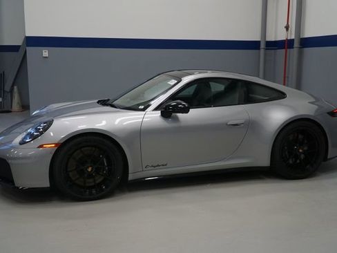 New 2026 Porsche 911 Carrera GTS image 2