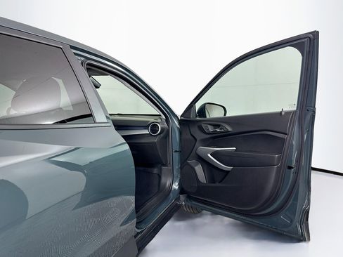 Used 2025 Chevrolet Trax LS image 30