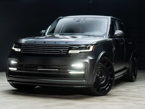 Used 2025 Land Rover Range Rover SE AWD/4WD image 2