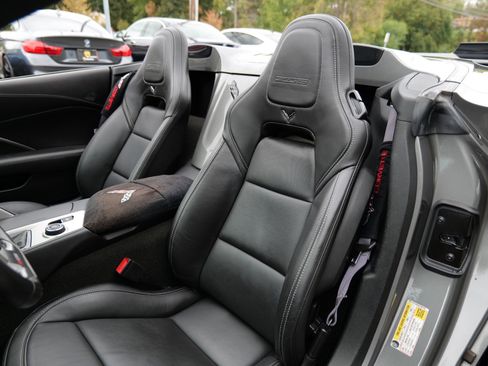 Used 2015 Chevrolet Corvette Z06 w/ 2LZ Preferred Equipment Group image 17