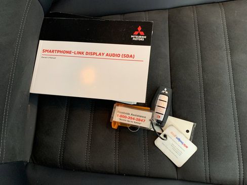 Used 2024 Mitsubishi Outlander SE image 44