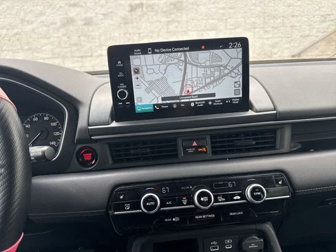 Used 2023 Honda Pilot Touring image 6