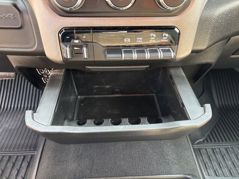 Used 2019 RAM 3500 Lone Star image 40