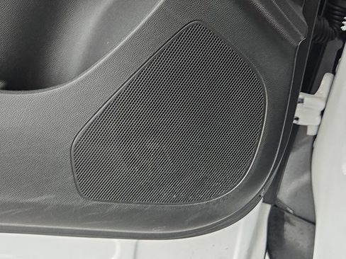 Used 2025 Buick Envista Sport Touring image 28