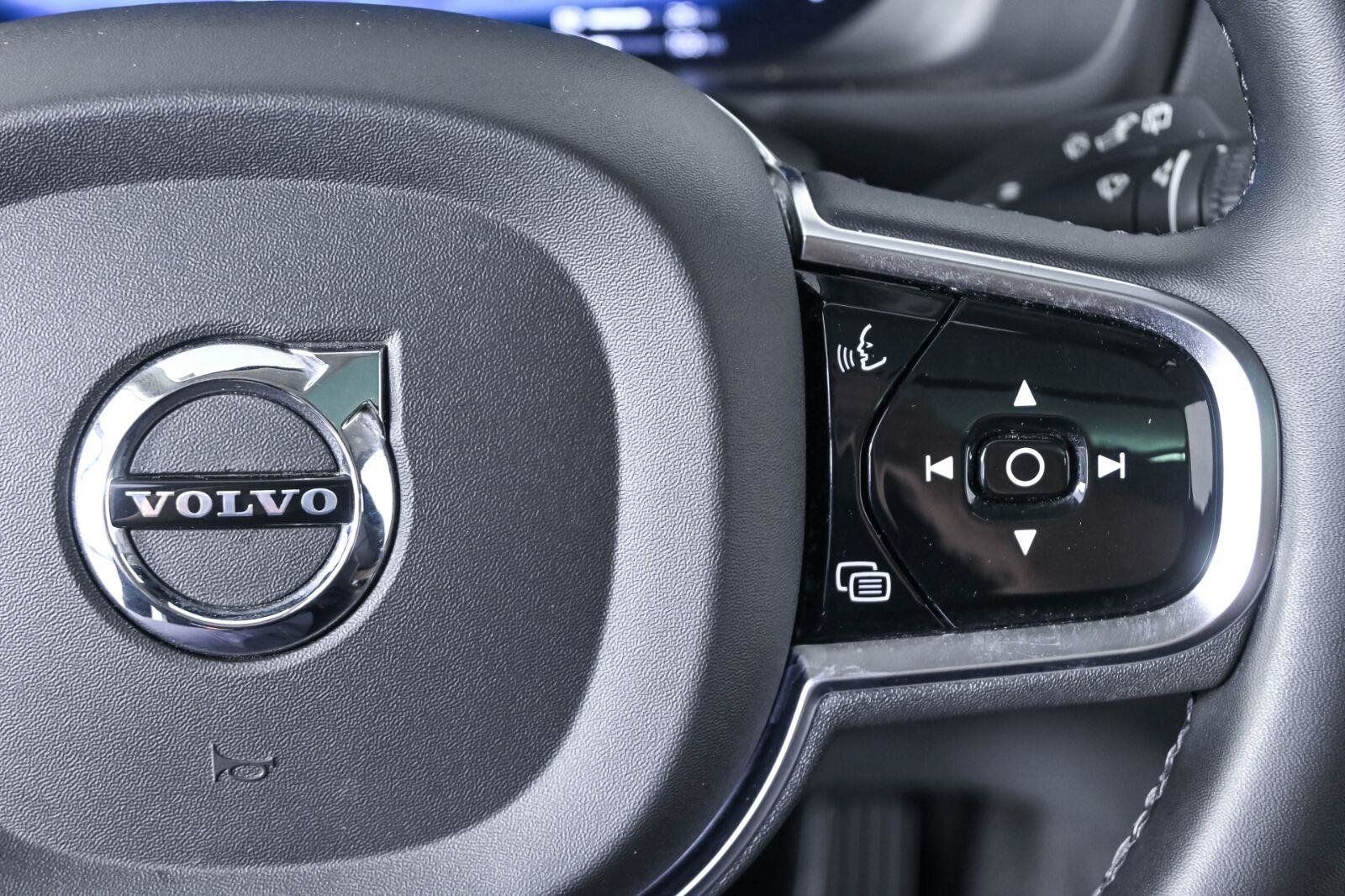 Certified 2024 Volvo XC90 T8 Plus w/ Protection Package Premier AWD/4WD image 11