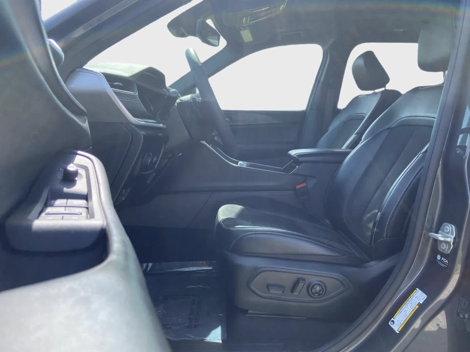 Used 2024 Jeep Grand Cherokee L Altitude AWD/4WD image 15