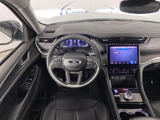 Used 2023 Jeep Grand Cherokee Limited AWD/4WD image 16