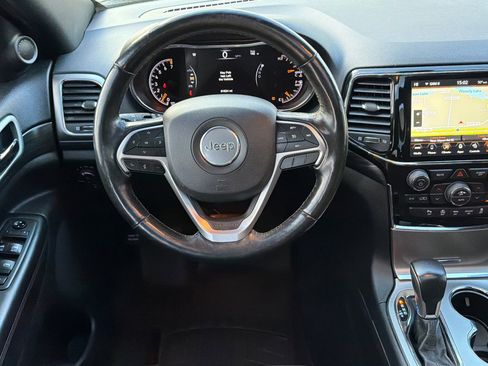 Used 2020 Jeep Grand Cherokee Altitude image 14