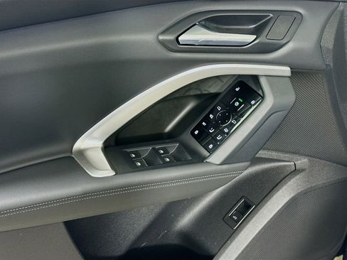 Certified 2025 Audi Q5 2.0T Premium w/ Convenience Package image 11