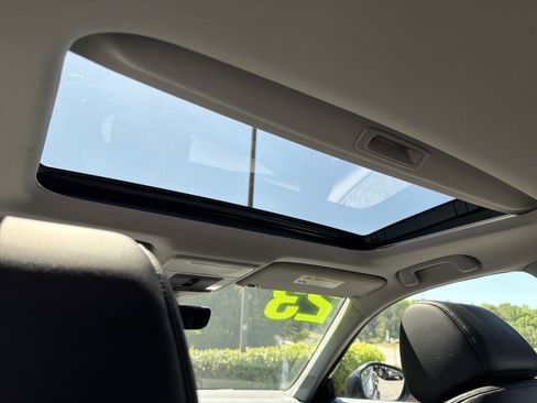 Used 2023 Acura Integra image 5