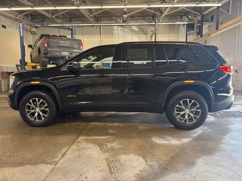 New 2026 GMC Acadia AT4 w/ LPO, Floor Liner Package AWD/4WD image 3