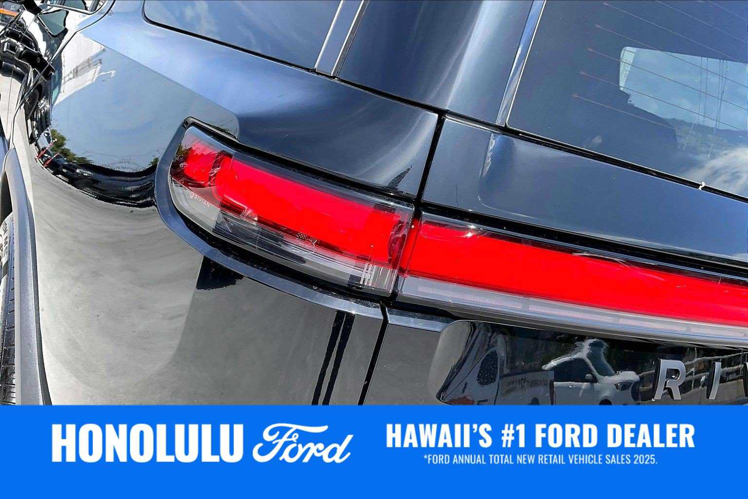 Used 2026 Rivian R1S Adventure Dual AWD/4WD image 32