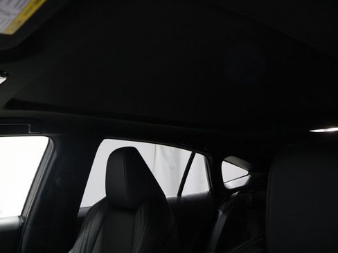 Certified 2021 Toyota Venza Limited image 10