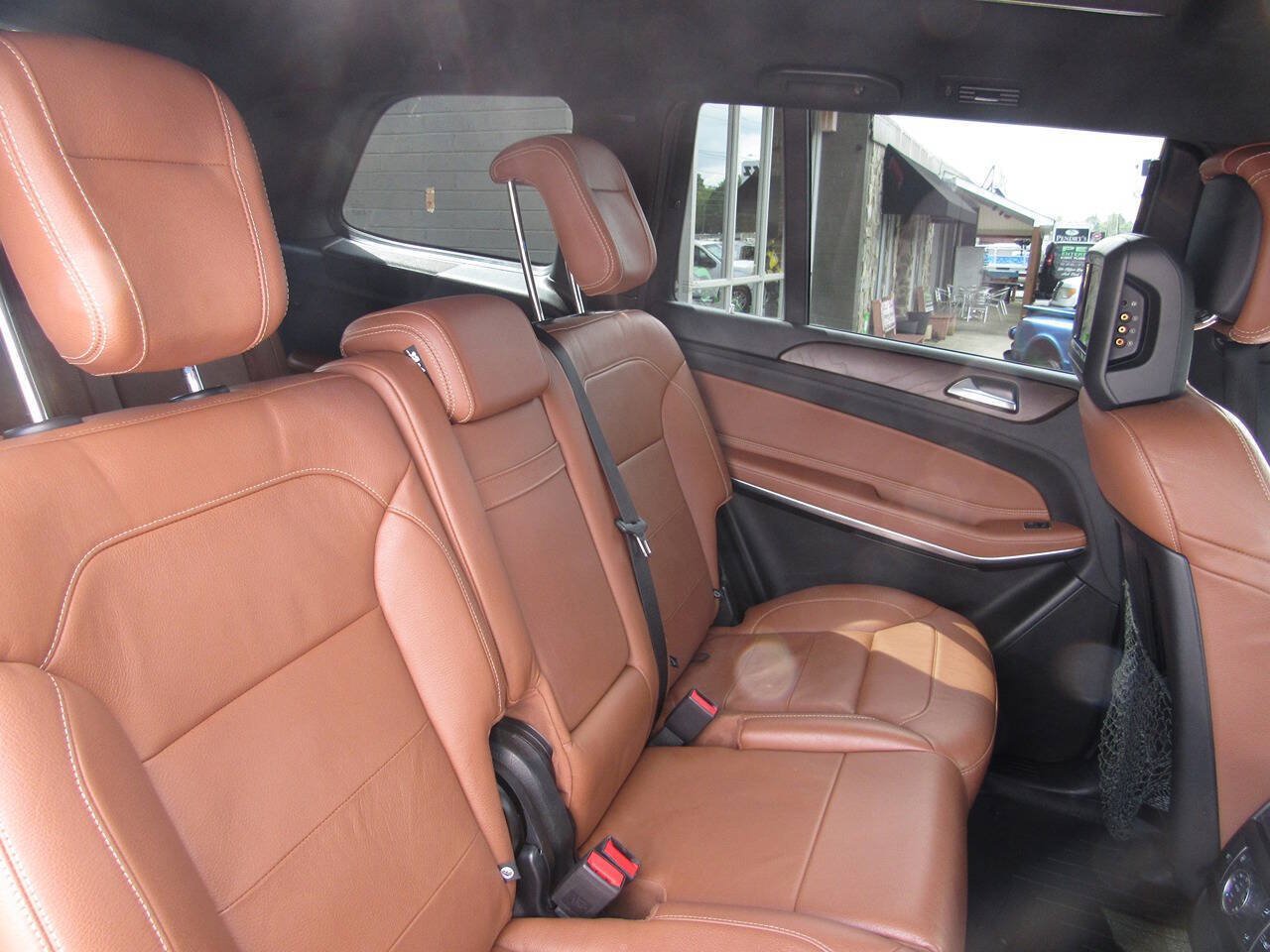 Used 2017 Mercedes-Benz GLS 550 4MATIC image 28
