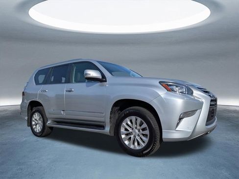 Used 2016 Lexus GX 460 w/ Premium Package image 2