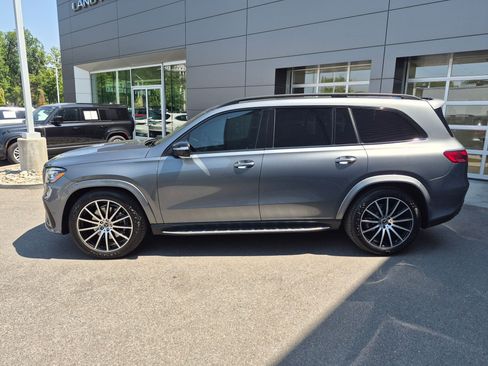 Used 2024 Mercedes-Benz GLS 580 4MATIC image 7