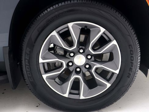 Used 2021 Chevrolet Suburban LT w/ LT Signature Package AWD/4WD image 36