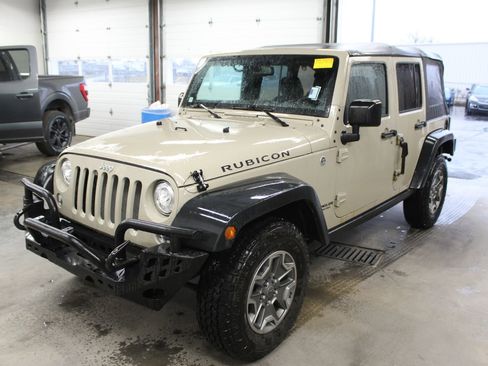 Used 2017 Jeep Wrangler Unlimited Rubicon w/ Connectivity Group image 2