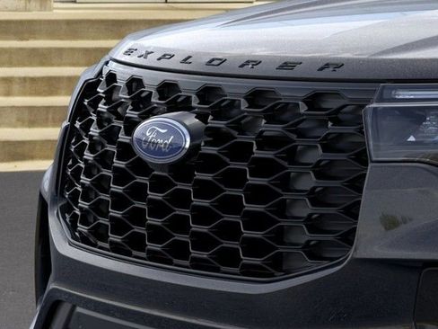 New 2026 Ford Explorer ST-Line w/ ST-Line Street Pack AWD/4WD image 17