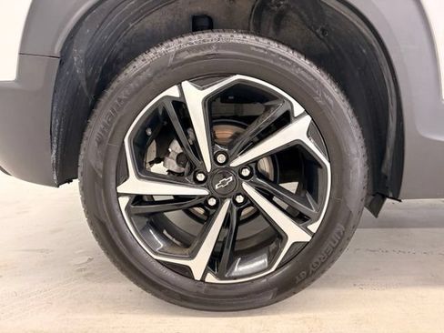 Used 2022 Chevrolet TrailBlazer RS w/ Sun and Liftgate Package AWD/4WD image 7