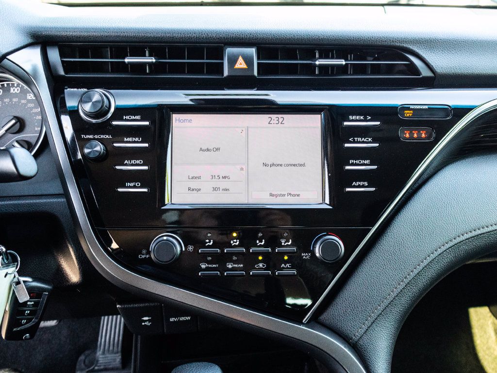 Used 2018 Toyota Camry LE FWD image 24