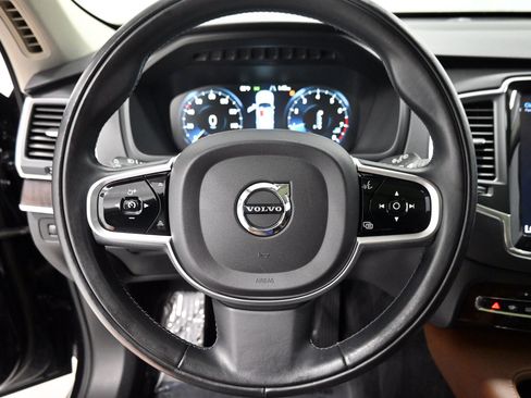 Used 2019 Volvo XC90 T6 Momentum w/ Protection Package Premier AWD/4WD image 7