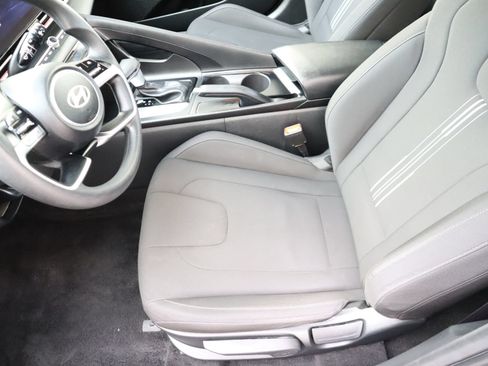 Used 2024 Hyundai Elantra SEL FWD image 19