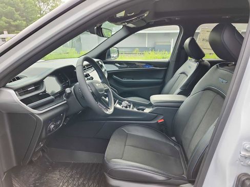 New 2024 Jeep Grand Cherokee Trailhawk w/ Advanced Protech Group II image 11