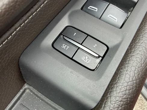 Used 2024 GMC Yukon XL Denali RWD image 28