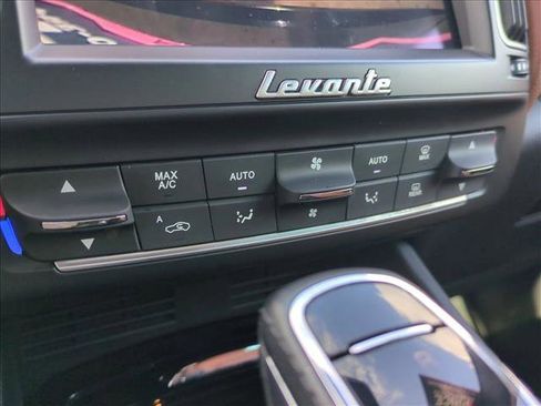 Used 2019 Maserati Levante image 13