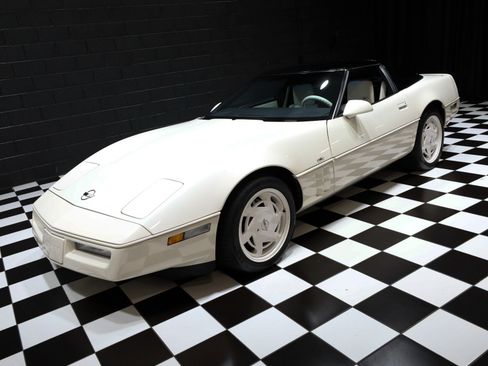 Used 1988 Chevrolet Corvette Coupe image 7