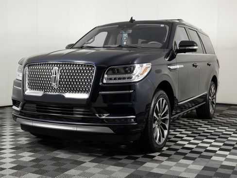 Used 2021 Lincoln Navigator Reserve w/ Cargo Convenience Package image 2