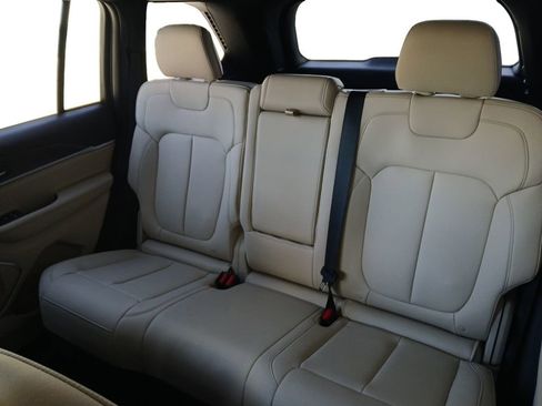 New 2026 Jeep Grand Cherokee Limited AWD/4WD image 22