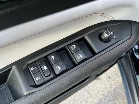 Used 2022 Jeep Compass Limited AWD/4WD image 16