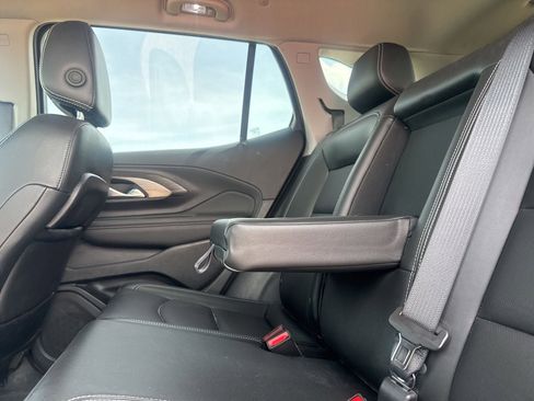 Used 2024 GMC Terrain SLT w/ Infotainment Package II AWD/4WD image 35