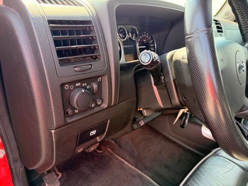 Used 2008 HUMMER H3 Luxury AWD/4WD image 8
