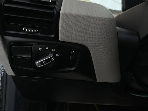 Used 2019 BMW i3 image 24