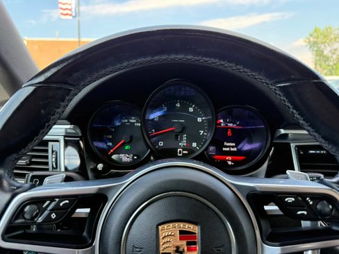 Used 2017 Porsche Macan AWD/4WD image 32