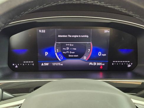 Used 2024 Volkswagen Tiguan SE R-Line image 30