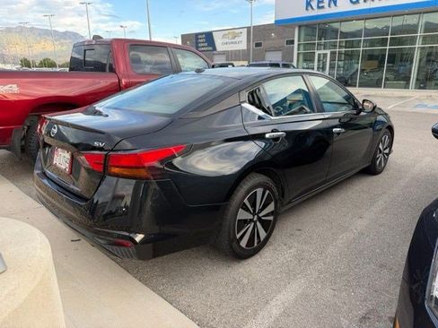 Used 2021 Nissan Altima 2.5 SV FWD image 15