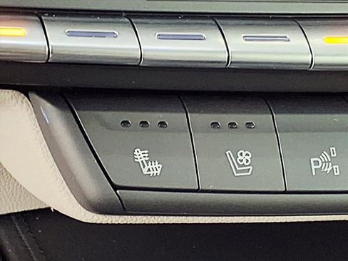 Certified 2023 Cadillac XT4 Premium Luxury w/ Enhanced Visibility Package image 8